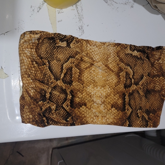 Akira Size M Crop top - Picture 3 of 3